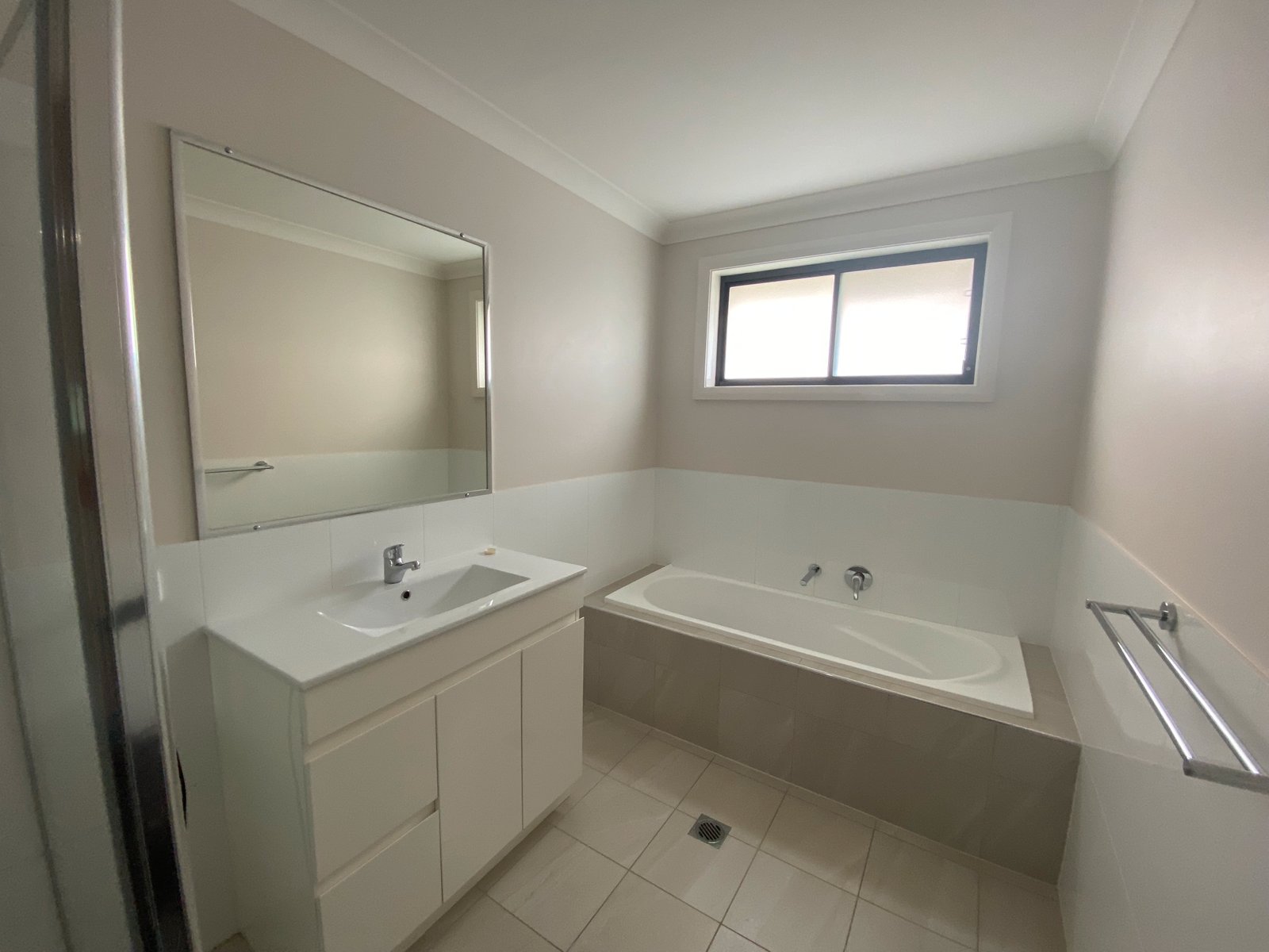 1/26 Reginald Drive TAMWORTH 4