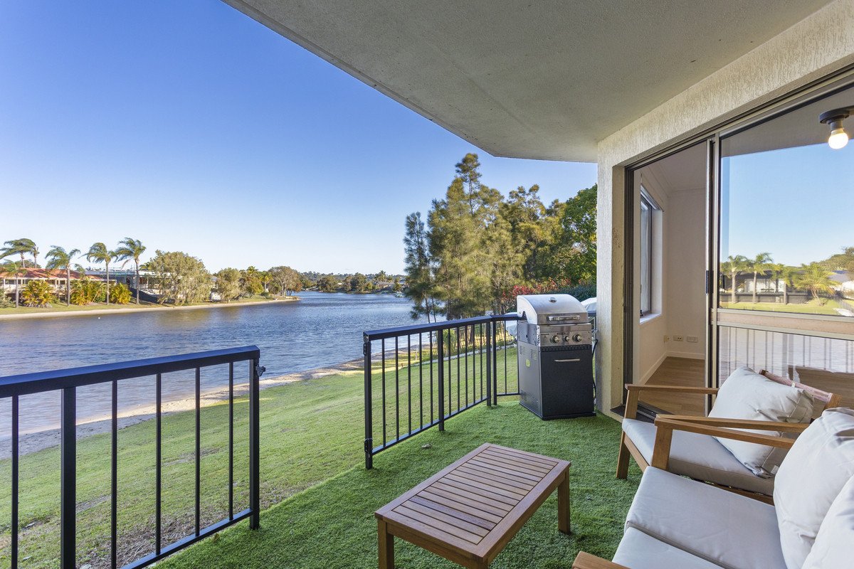 1/26 Sunbird Street Burleigh Waters 1