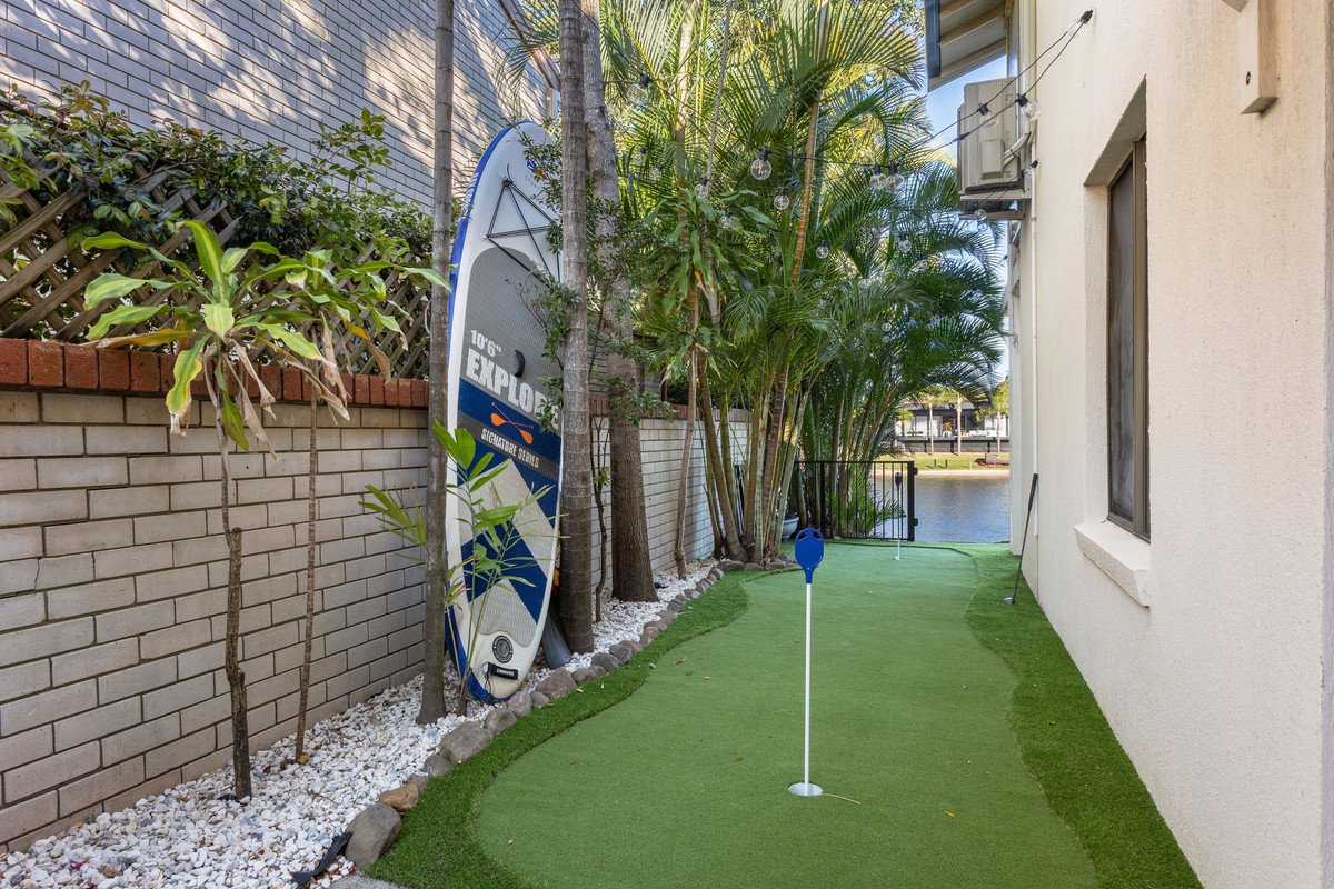 1/26 Sunbird Street Burleigh Waters 4