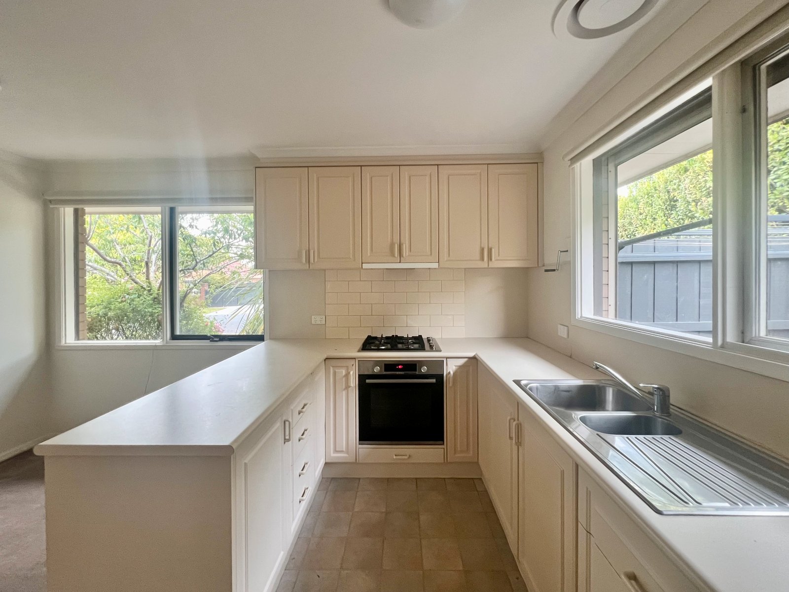 Gallery: 1/26 Volum Street