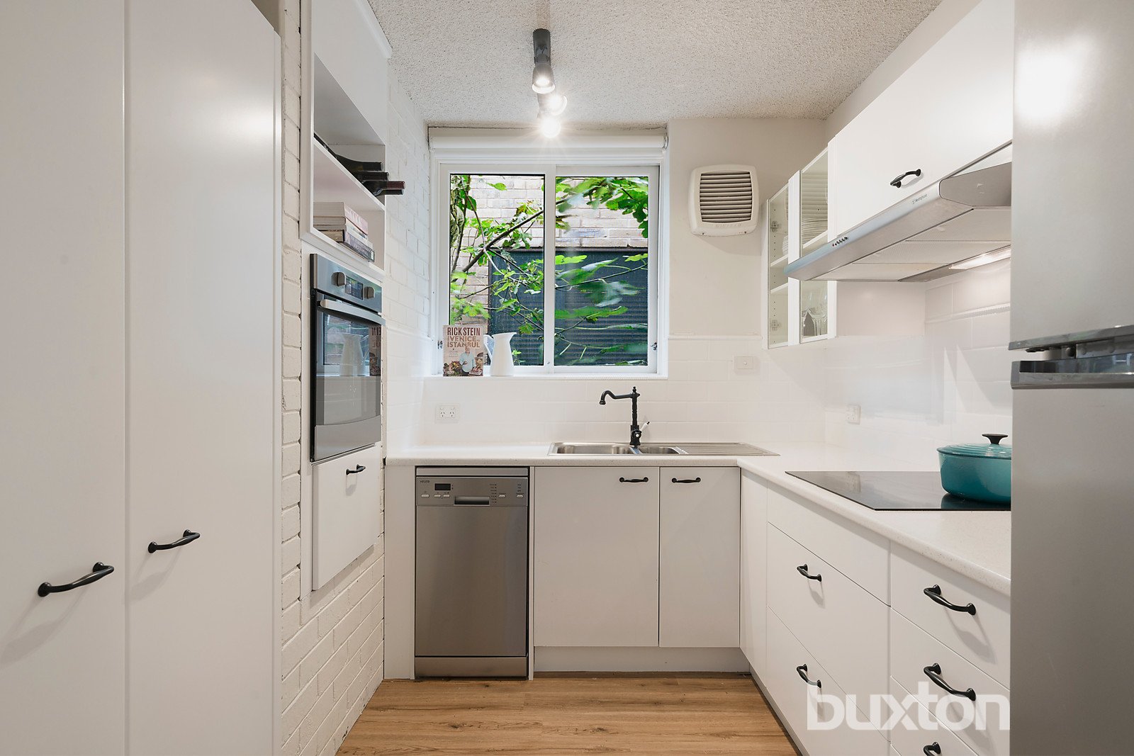 Gallery: 12/60 Beach Road