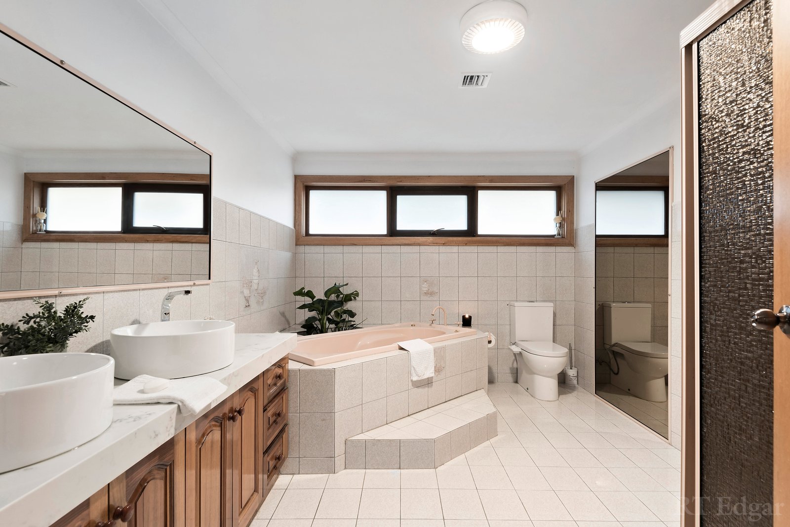 Real Estate and Property in 1/260 Springvale Road, Nunawading, VIC