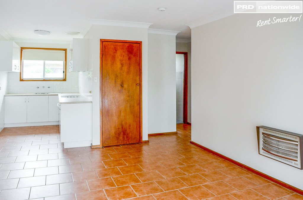 1/263 Bourke Street TOLLAND 4