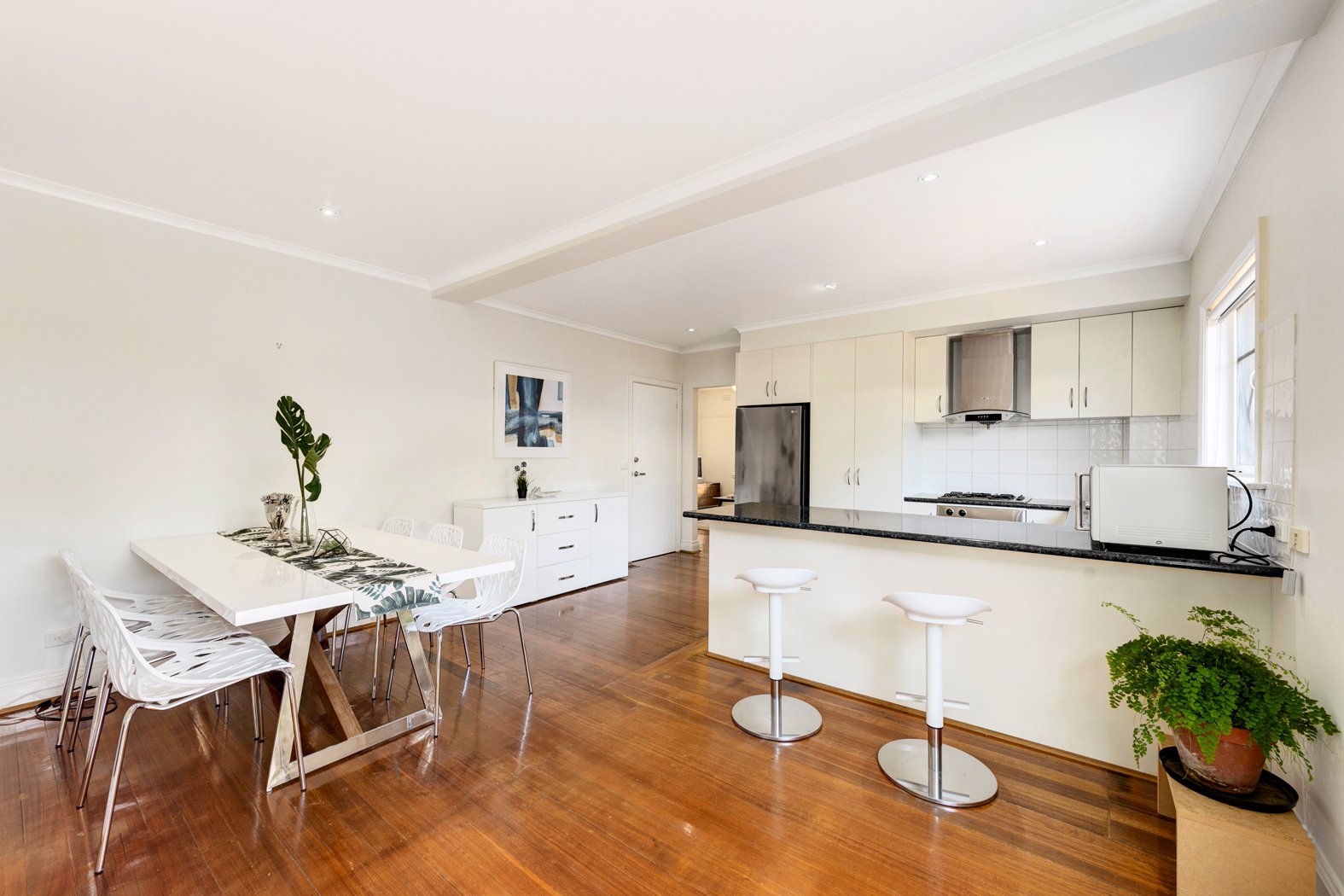 Gallery: 1/263 Chesterville Road
