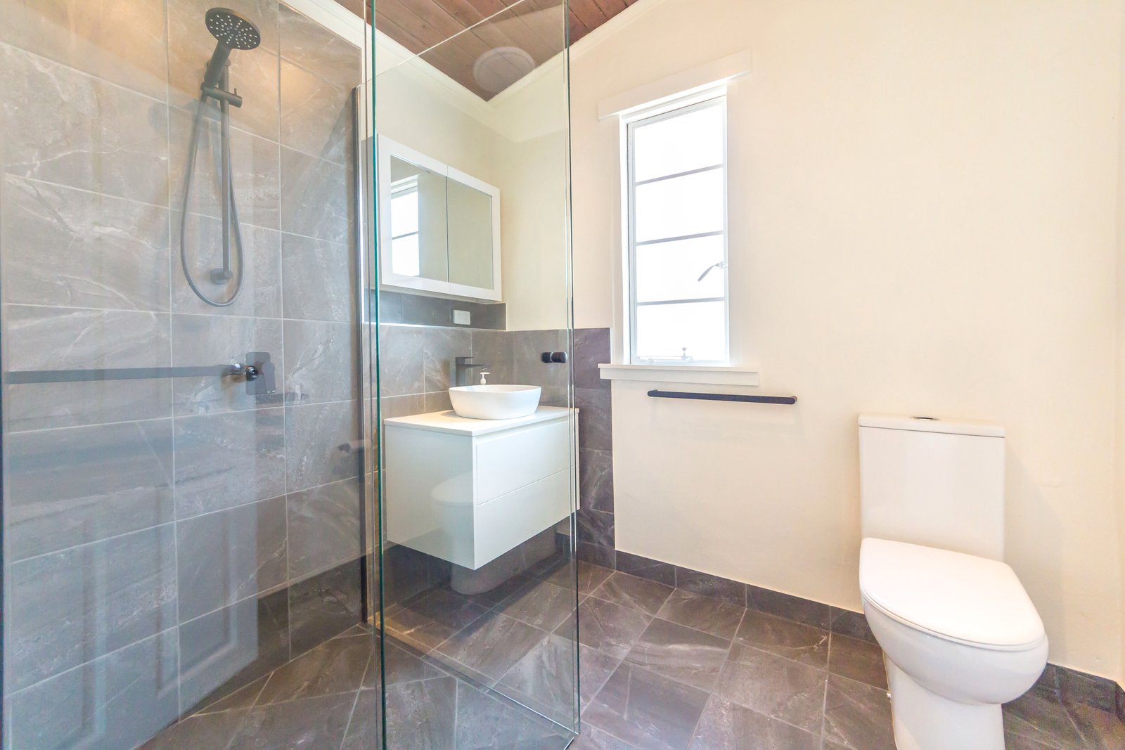 1/266 Beechworth Road WODONGA 8