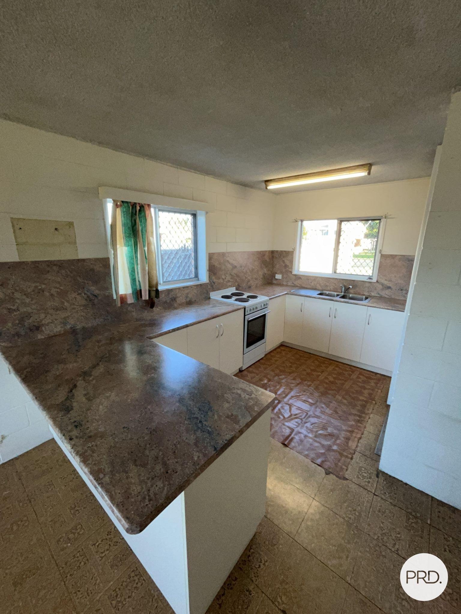 1/267 Shakespeare Street MACKAY 2