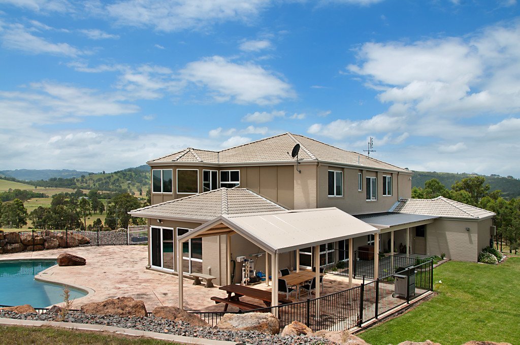 1269 GRESFORD RD  VACY 11