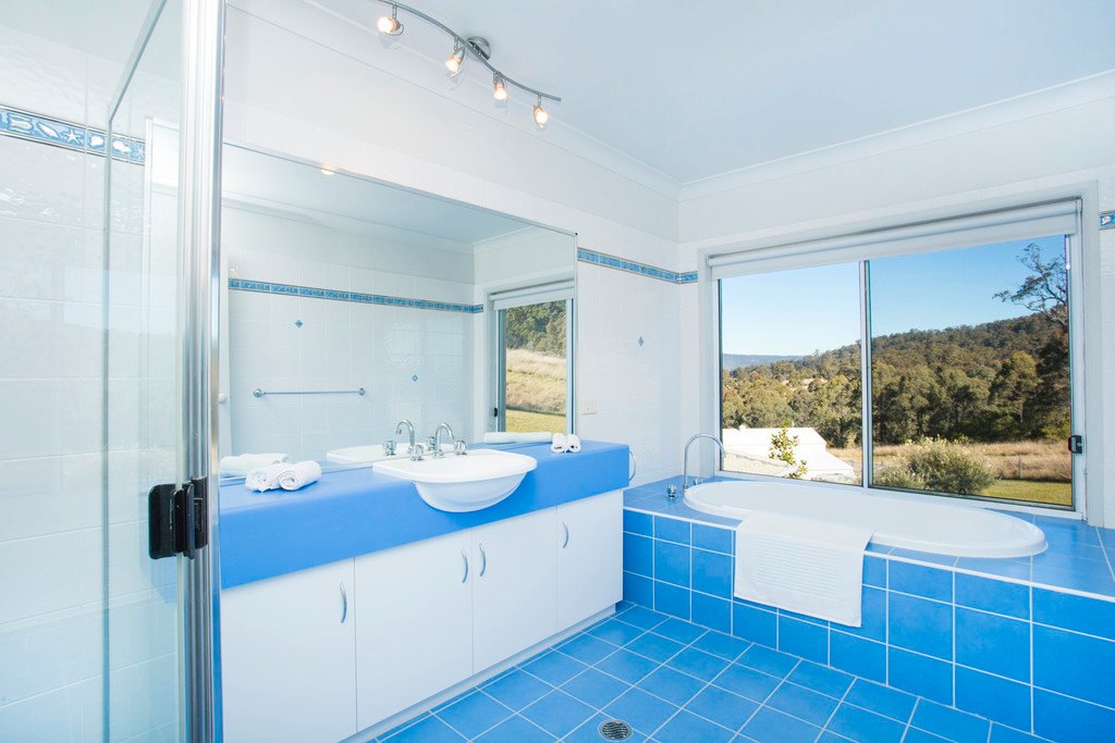 1269 GRESFORD RD  VACY 18
