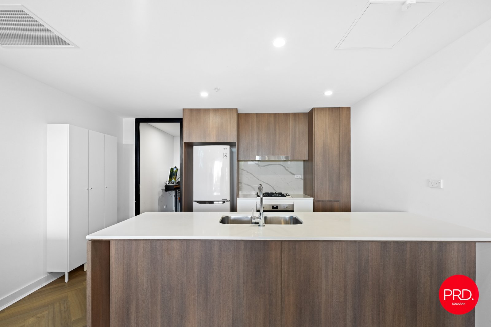 126/93 Regent Street KOGARAH 3