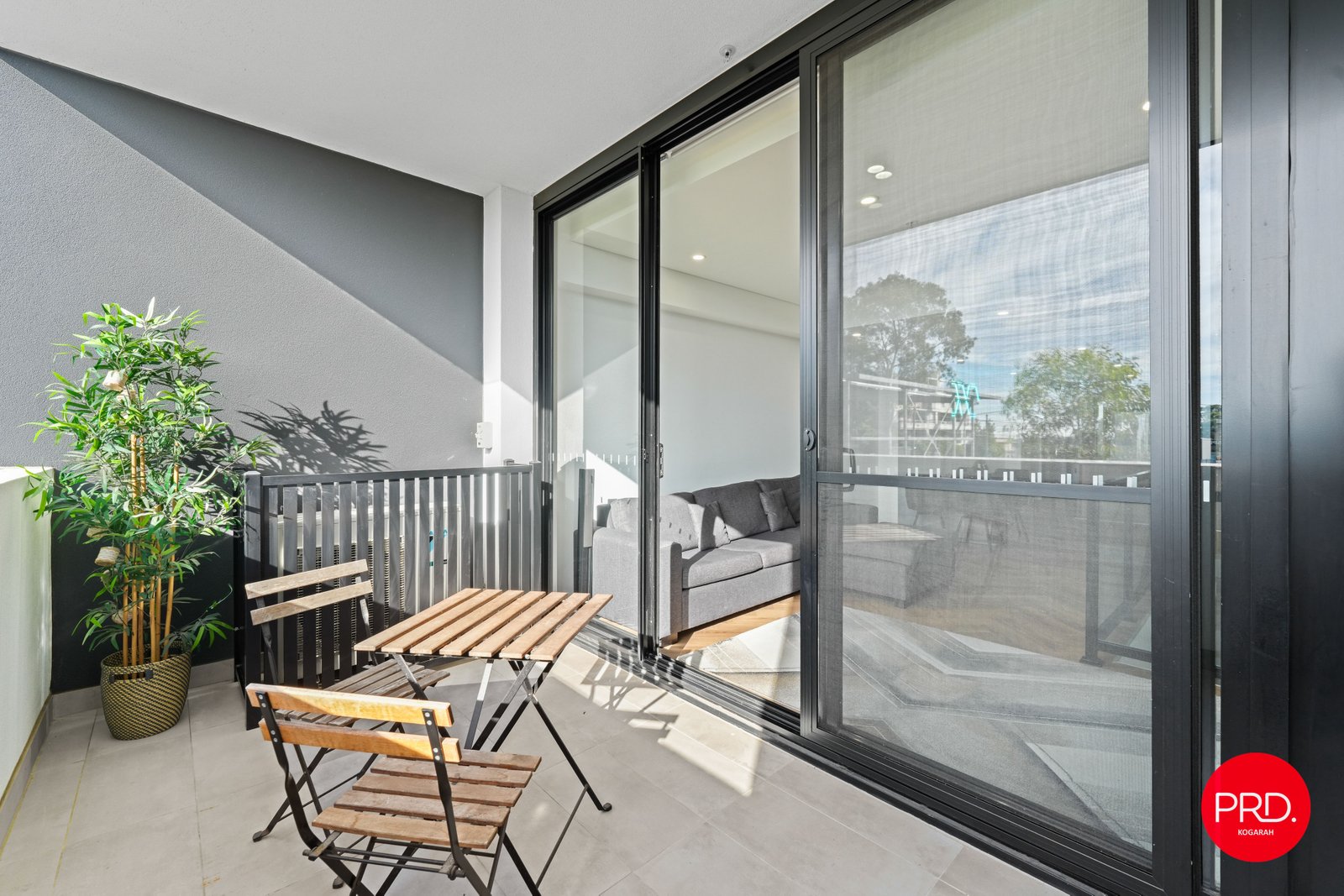 126/93 Regent Street KOGARAH 8