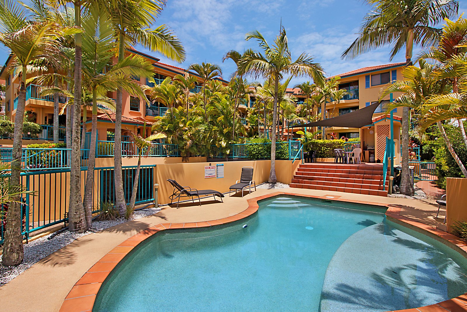 1/27-29 Dutton Street COOLANGATTA 1