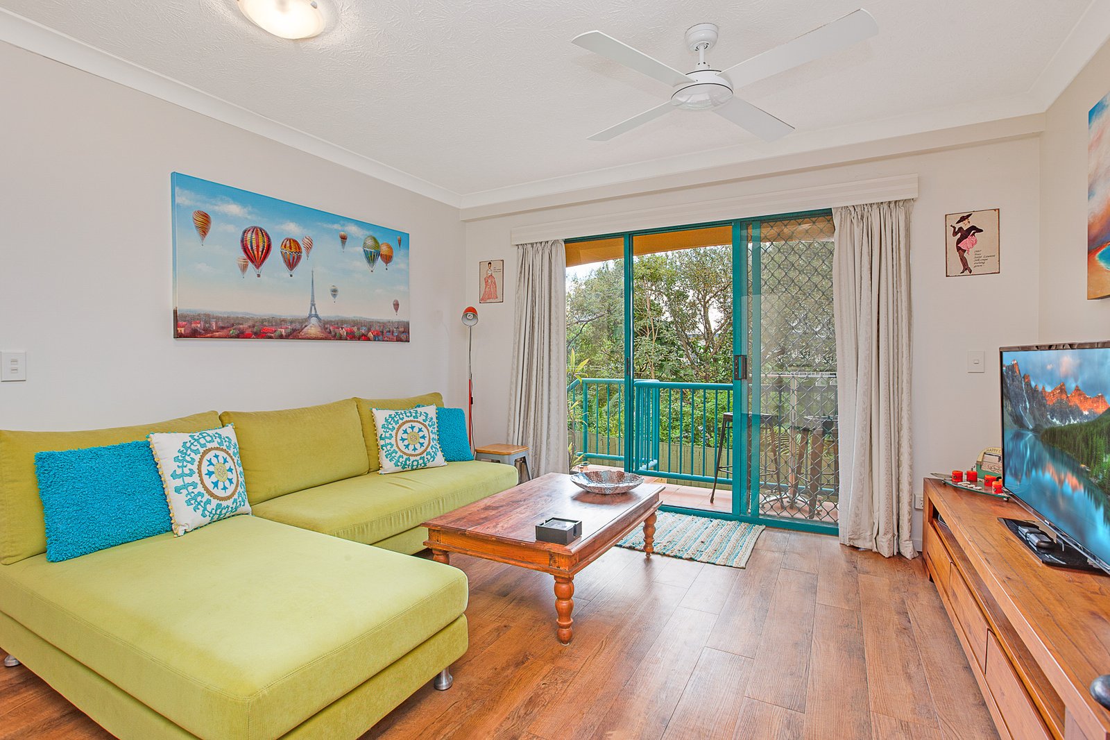 1/27-29 Dutton Street COOLANGATTA 3