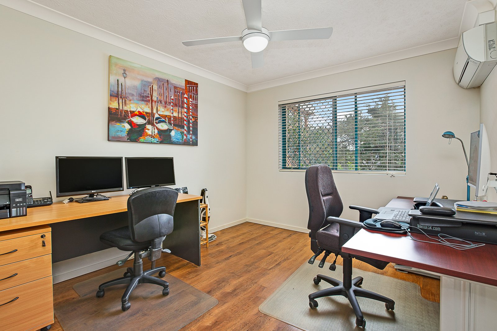 1/27-29 Dutton Street COOLANGATTA 5