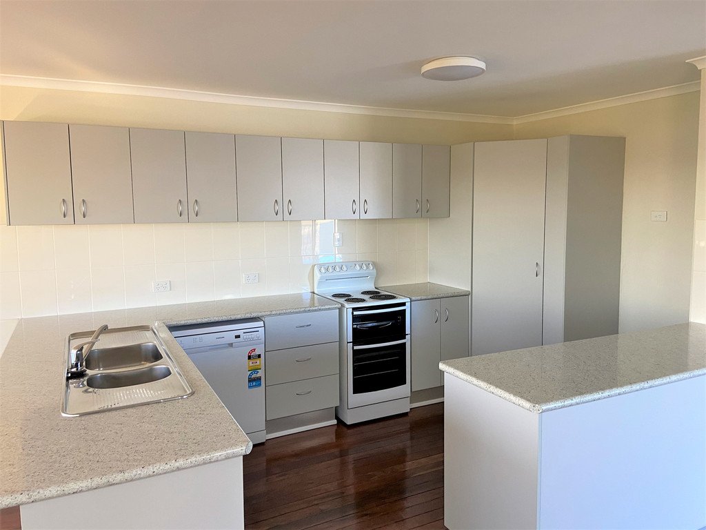 1/27 AUCKLAND Street GLADSTONE CENTRAL 2