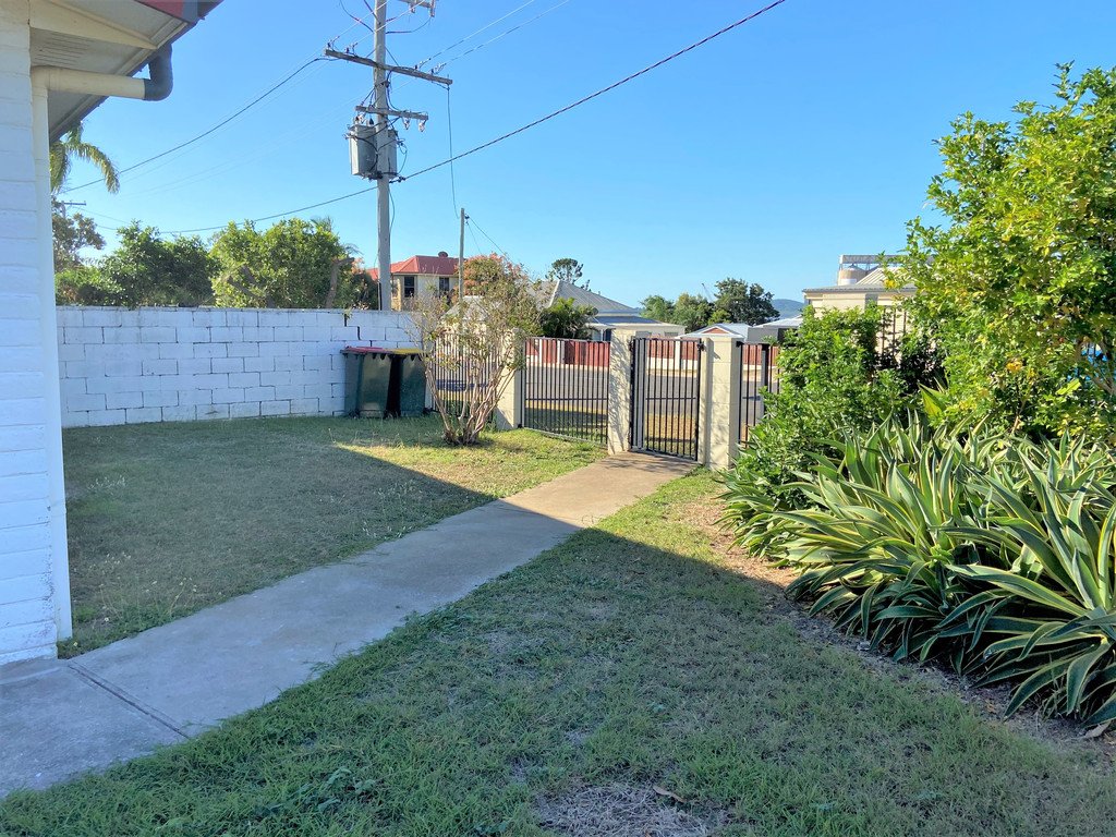 1/27 AUCKLAND Street GLADSTONE CENTRAL 12