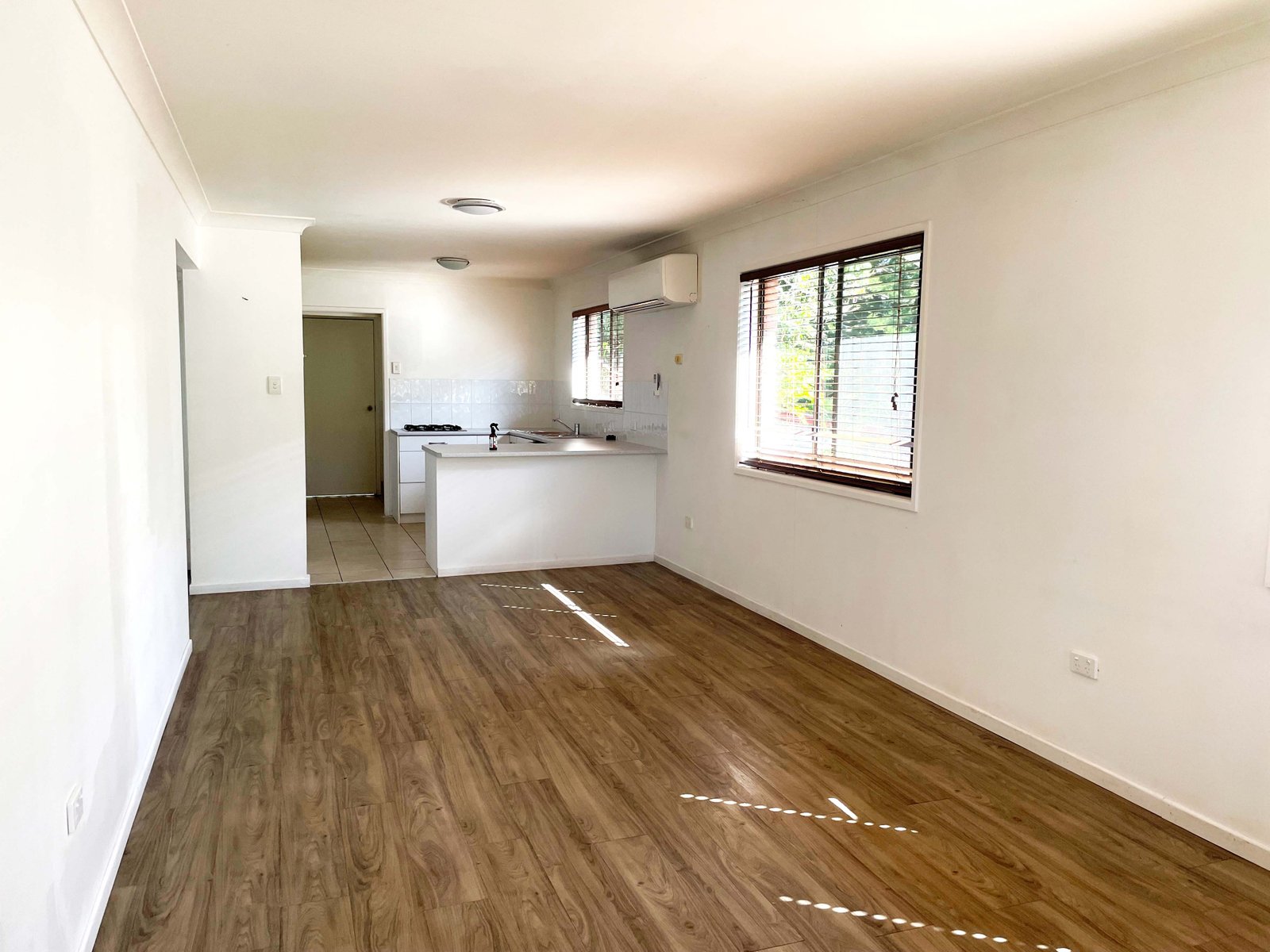 127 CANE Street REDLAND BAY 2