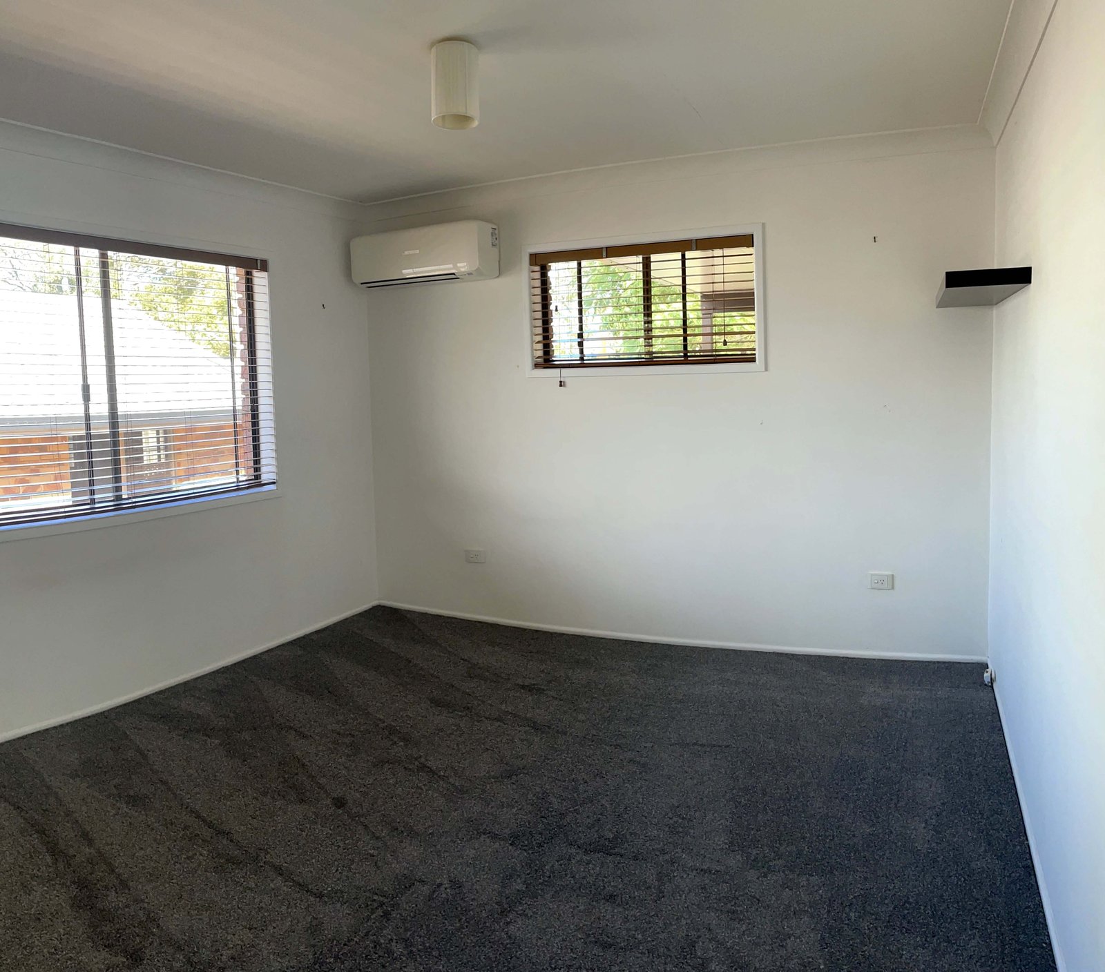 127 CANE Street REDLAND BAY 4