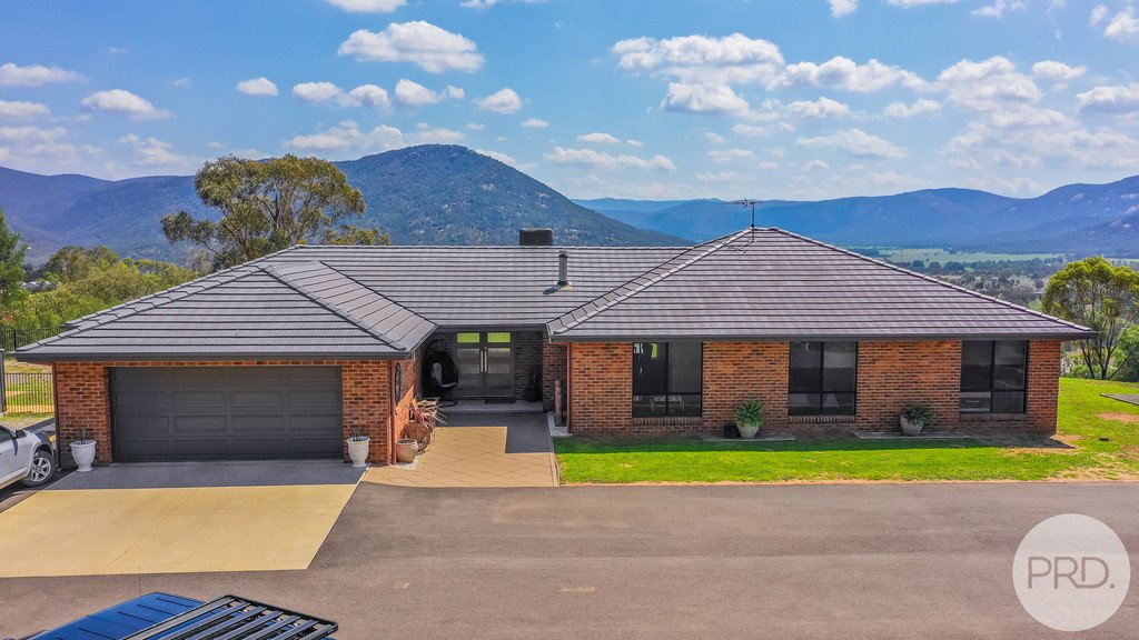 127 Catherine Way TAMWORTH 1