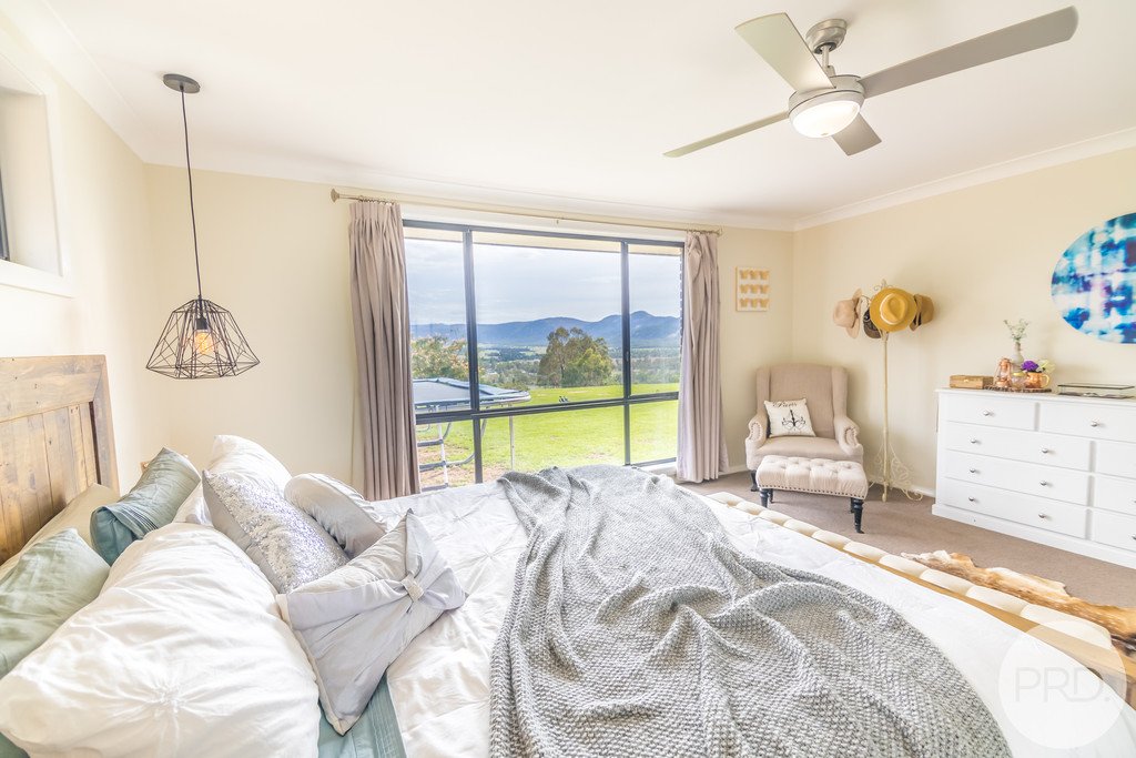 127 Catherine Way TAMWORTH 6