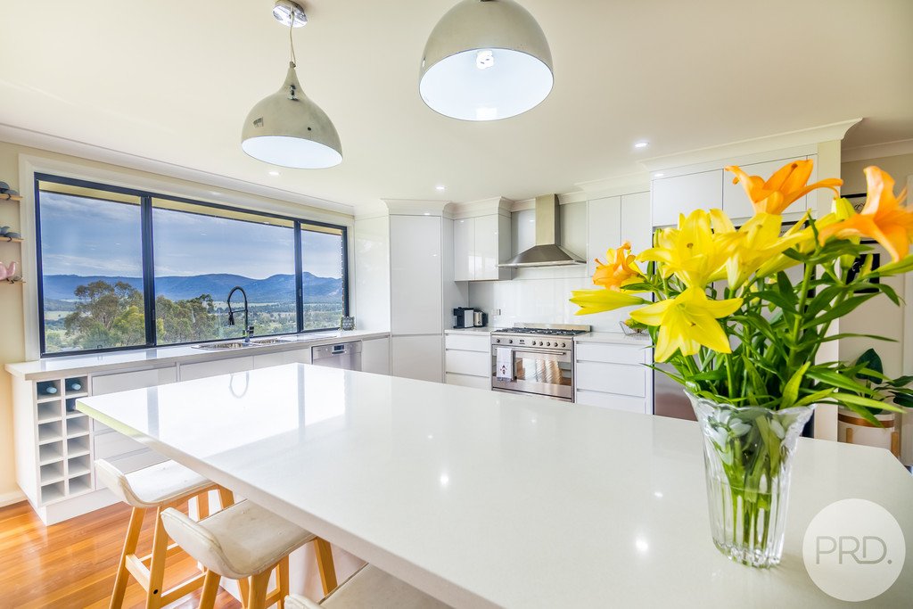 127 Catherine Way TAMWORTH 10