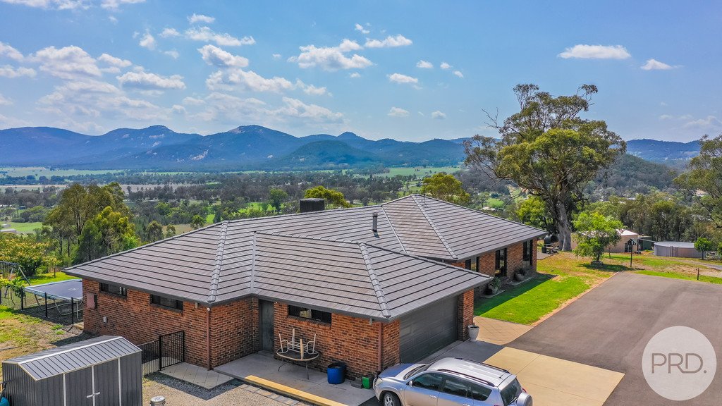 127 Catherine Way TAMWORTH 19