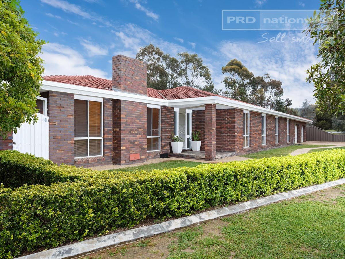 127 Dalkeith Avenue LAKE ALBERT 1