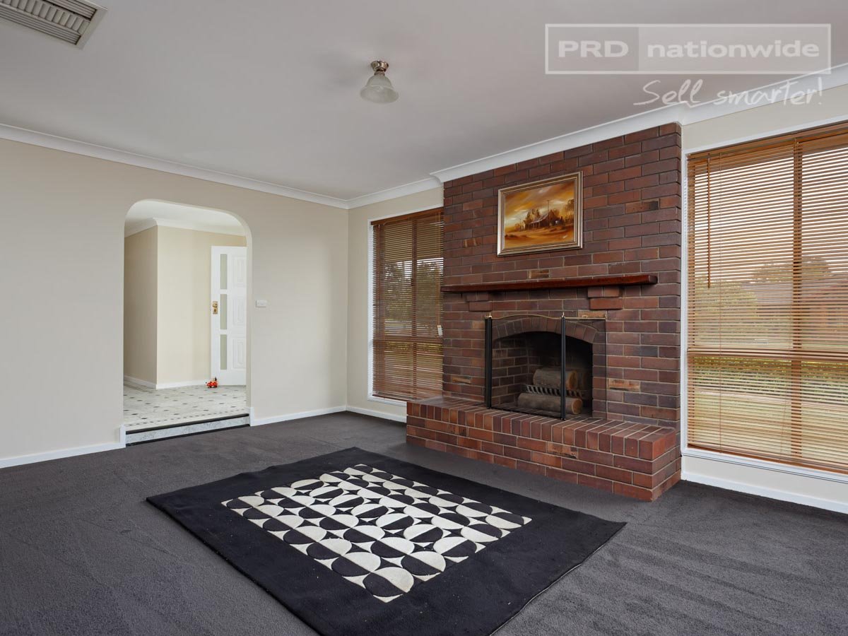 127 Dalkeith Avenue LAKE ALBERT 2