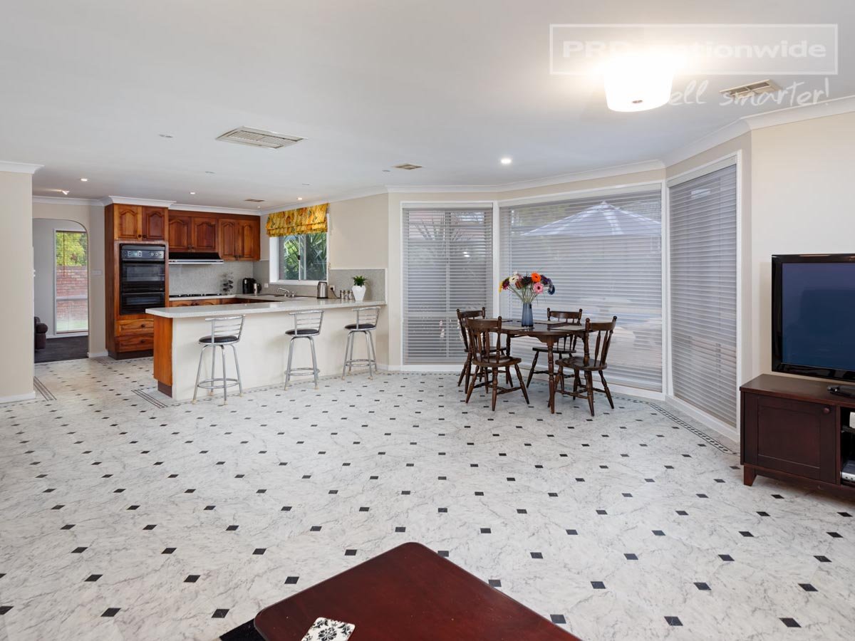 127 Dalkeith Avenue LAKE ALBERT 3