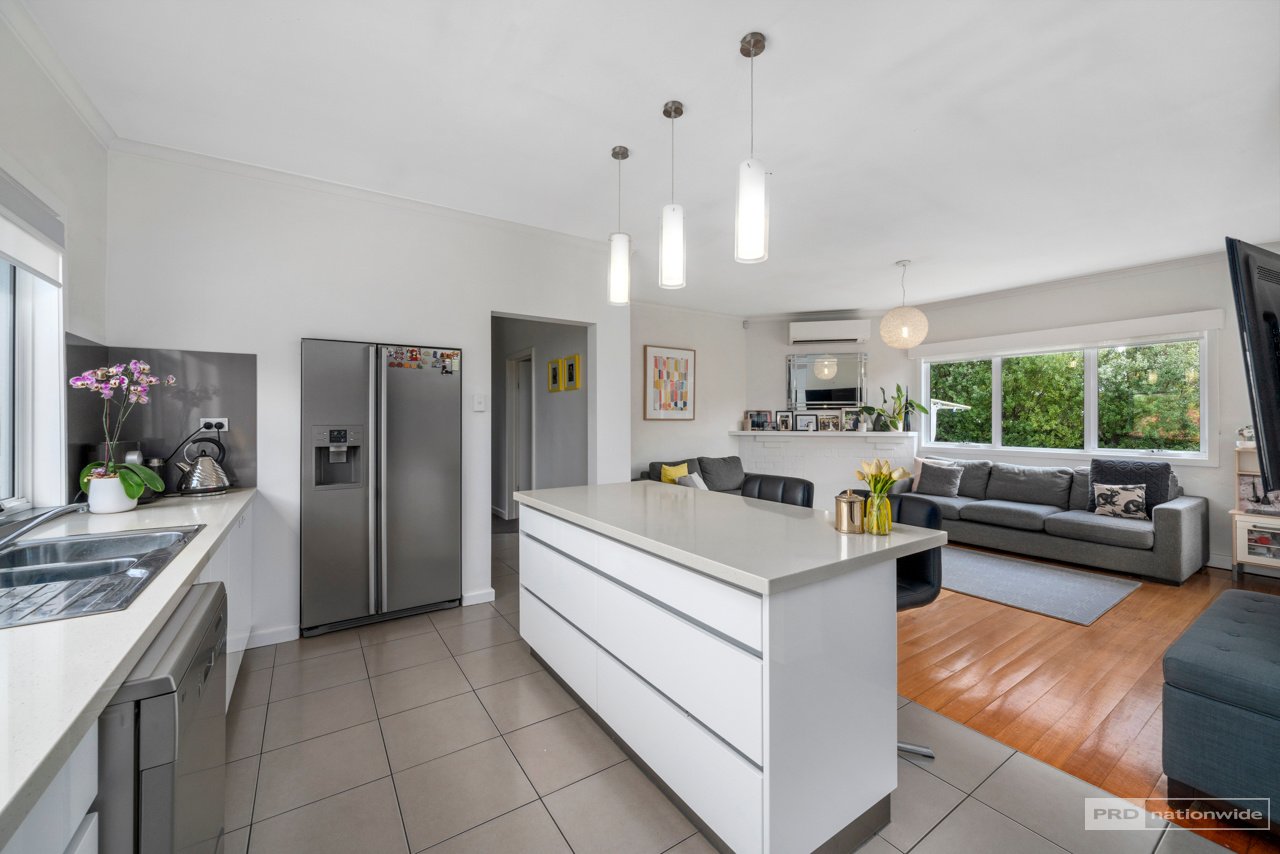 127 East Derwent Highway LINDISFARNE 3