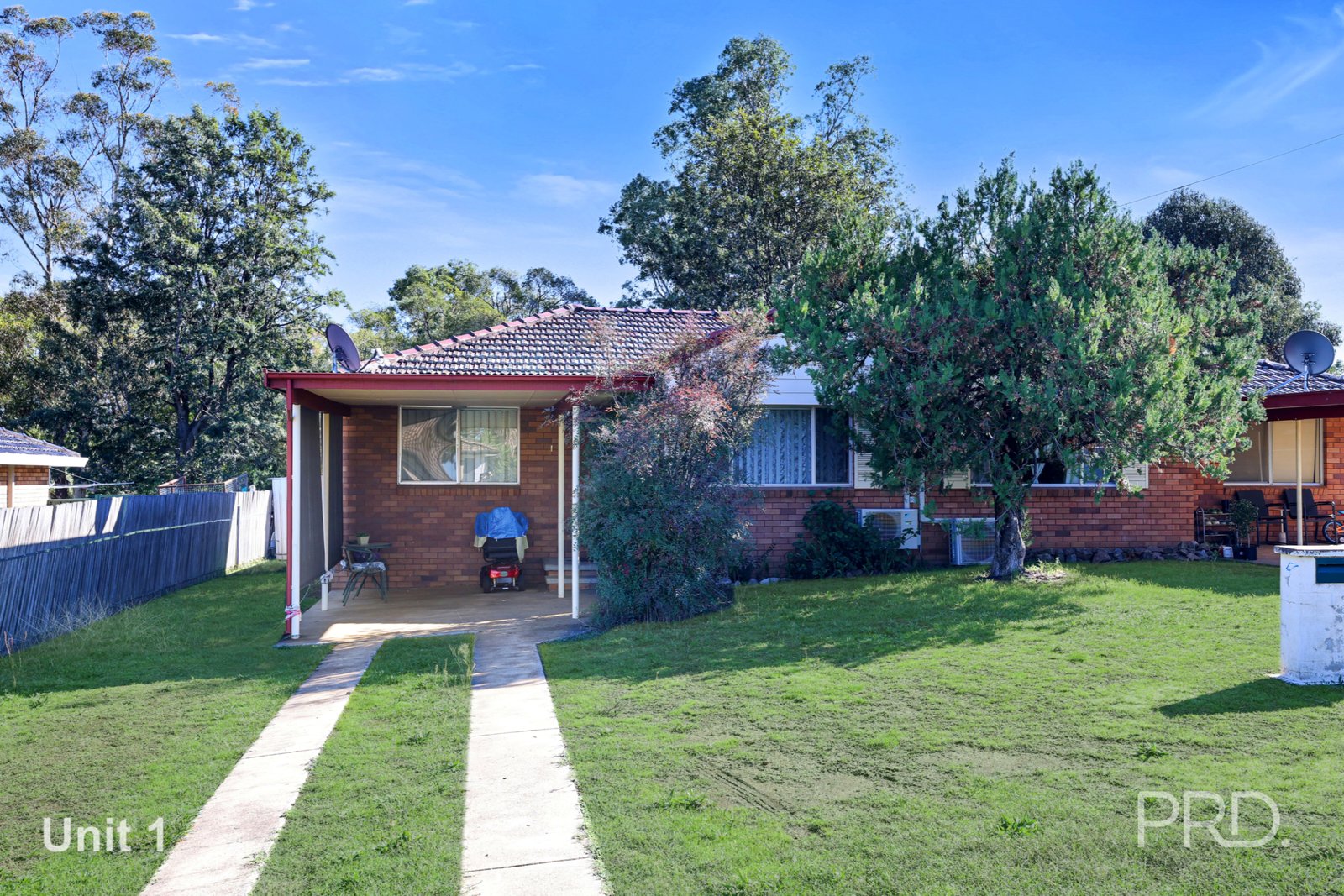 1&2/7 Fisher Road TAMWORTH 3