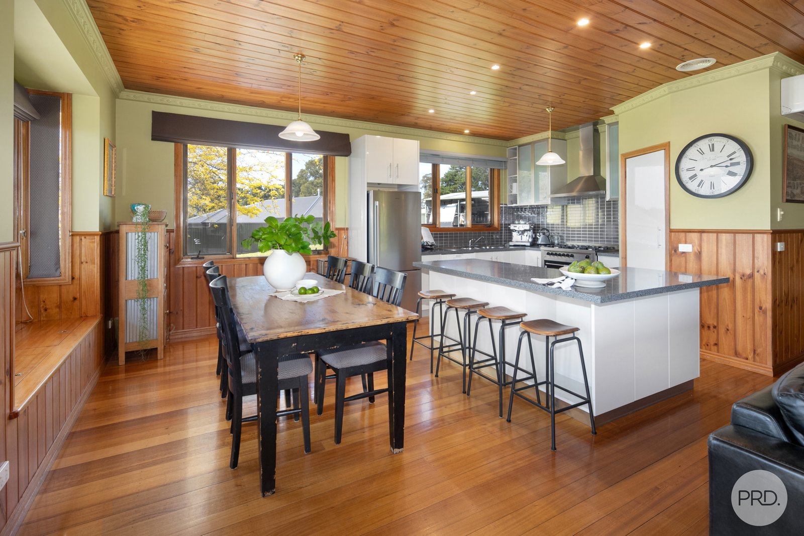 127 Gracefield Road BROWN HILL 8