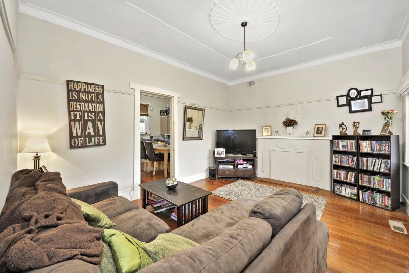 Gallery: 127 Humffray Street North