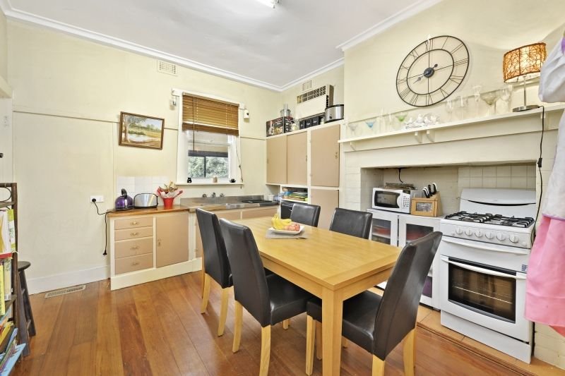 Gallery: 127 Humffray Street North