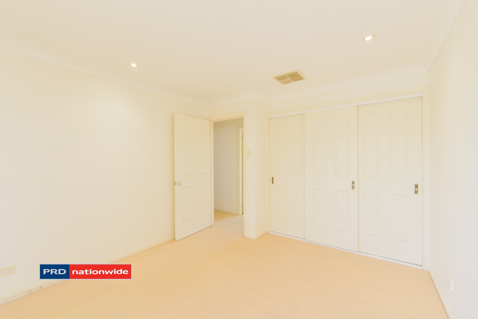 1/27 Karwin Street TAMWORTH 9