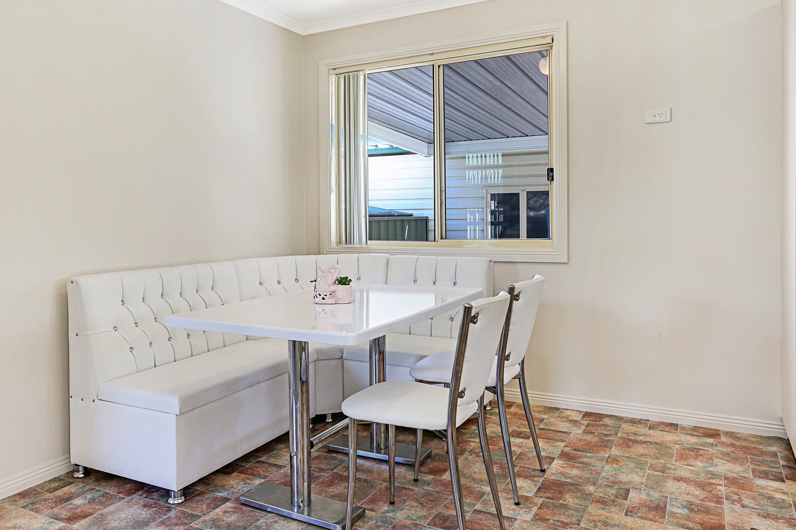 127 Lakeline Drive KANAHOOKA 4