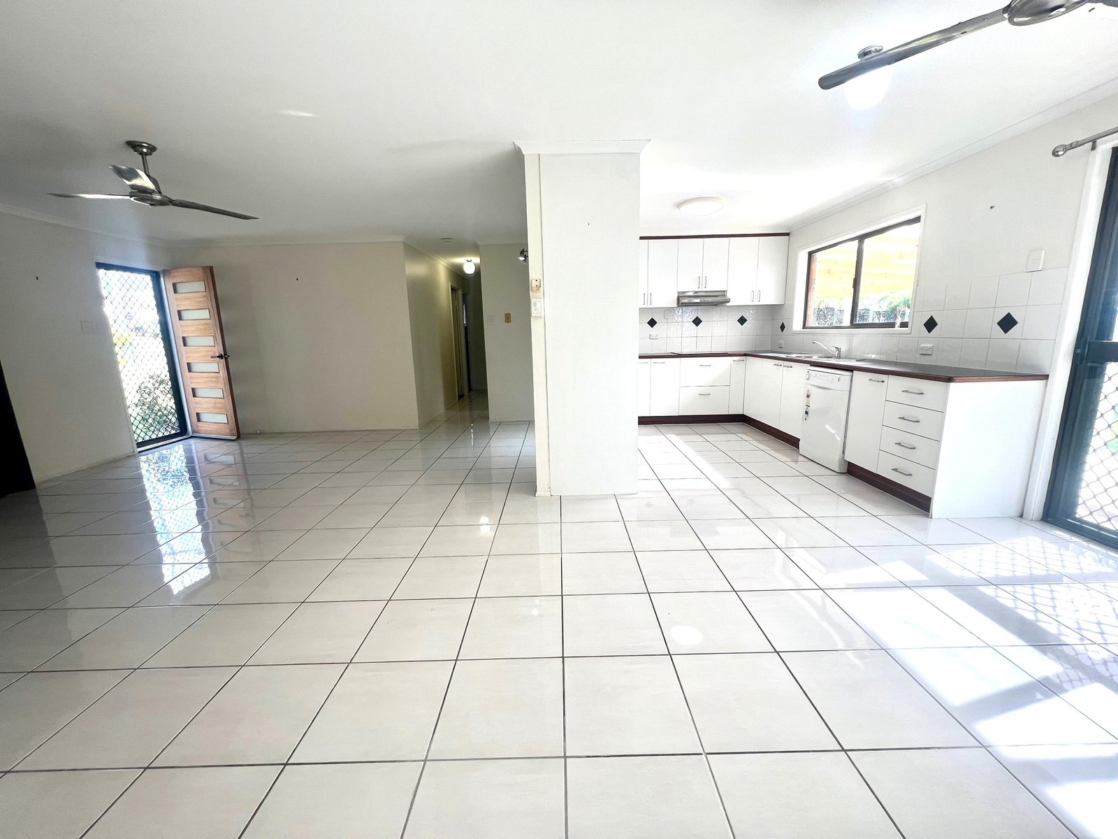 127 Malpas Street BOYNE ISLAND 4