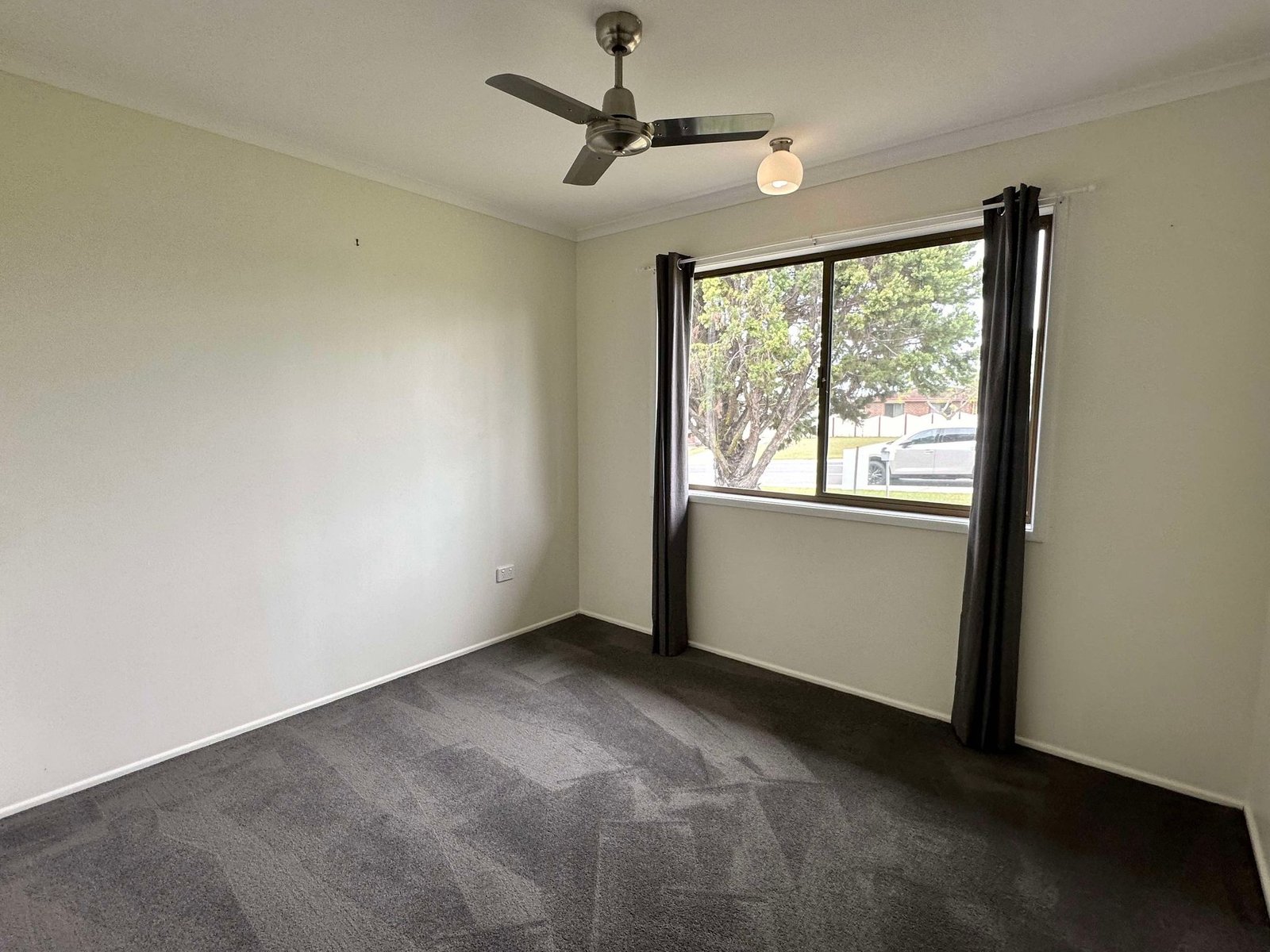 127 Malpas Street BOYNE ISLAND 8