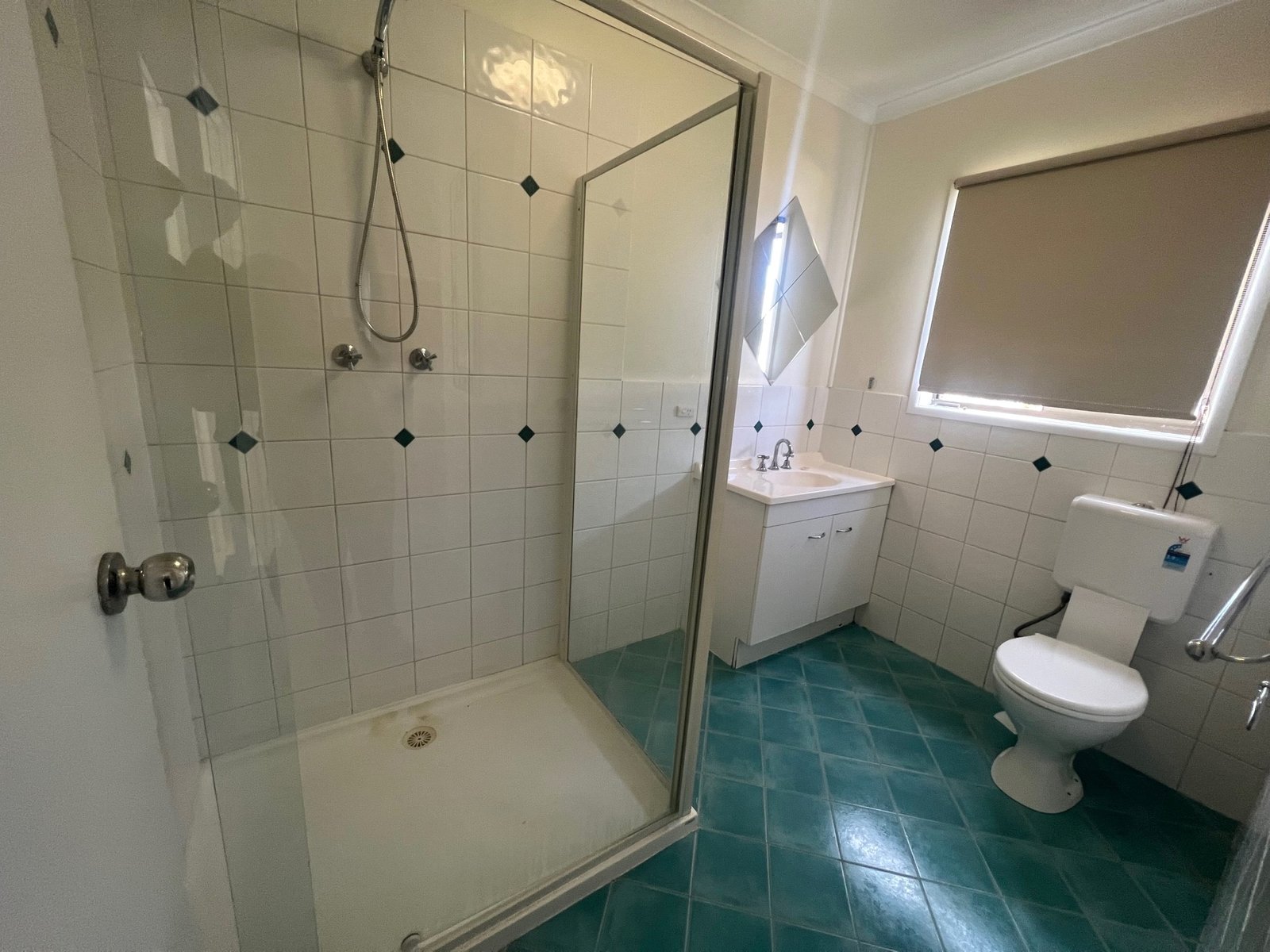 127 Malpas Street BOYNE ISLAND 12