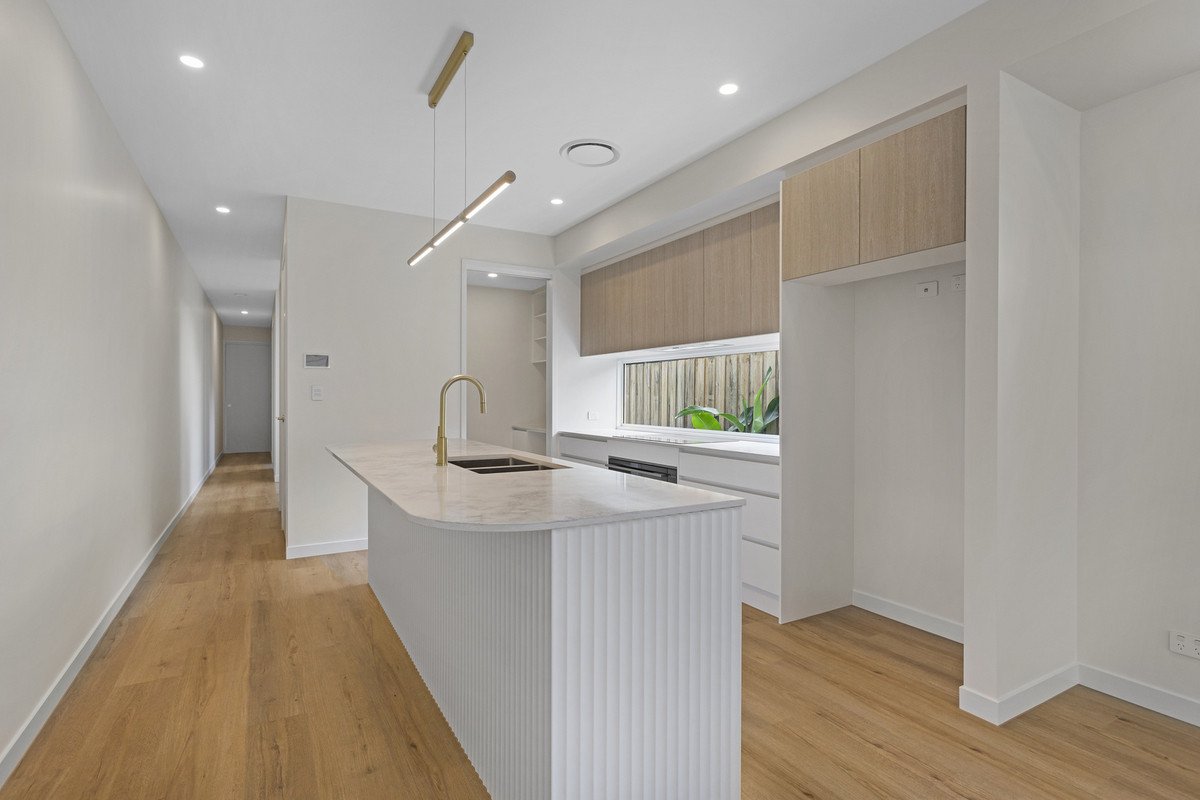 1/27 Miami Shore Parade Miami 5