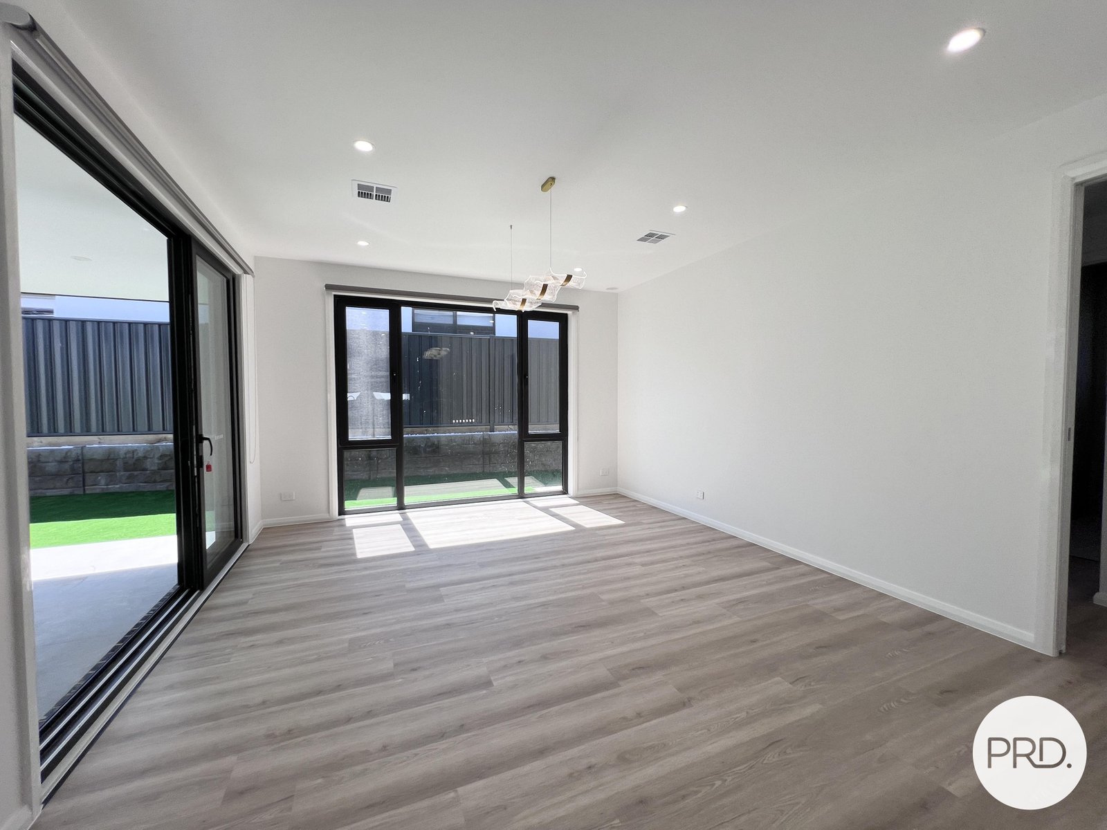 127 Sculthorpe Avenue WHITLAM 22