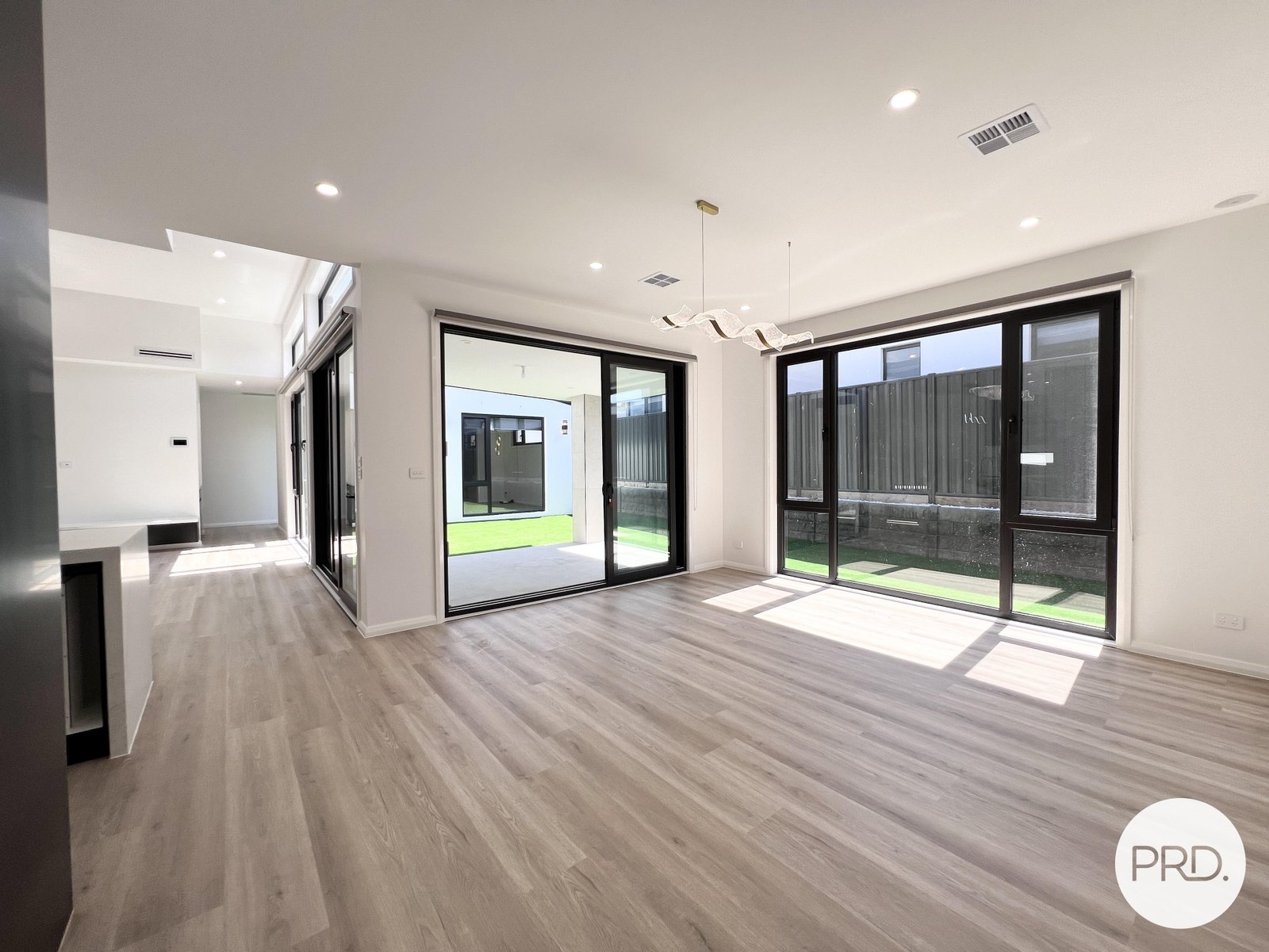 127 Sculthorpe Avenue WHITLAM 23