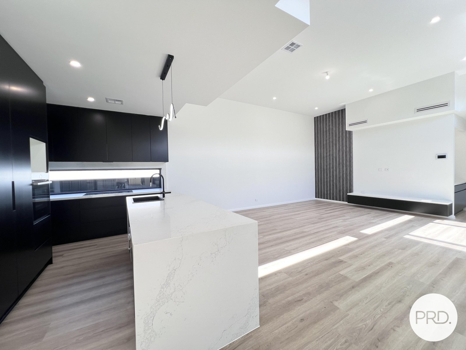 127 Sculthorpe Avenue WHITLAM 24