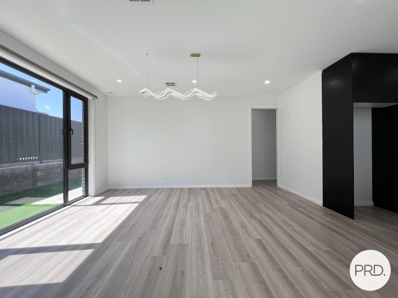 127 Sculthorpe Avenue WHITLAM 27