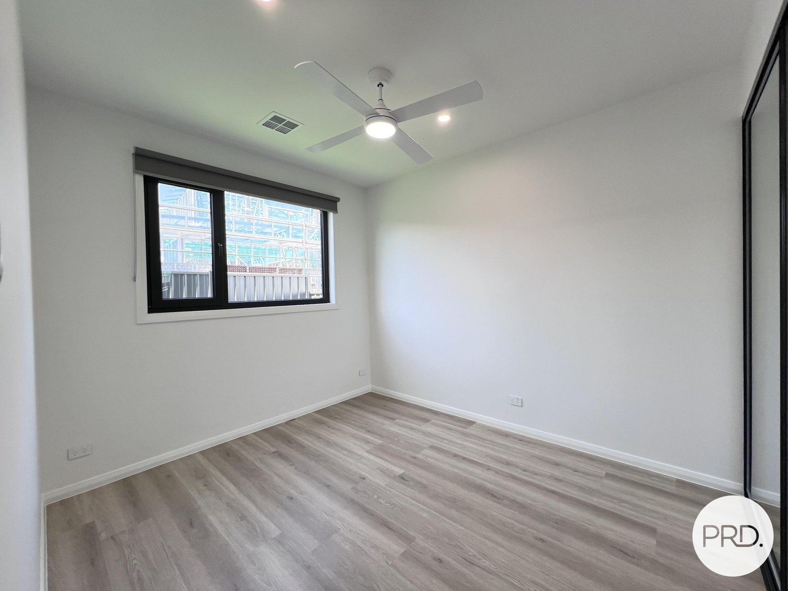 127 Sculthorpe Avenue WHITLAM 33