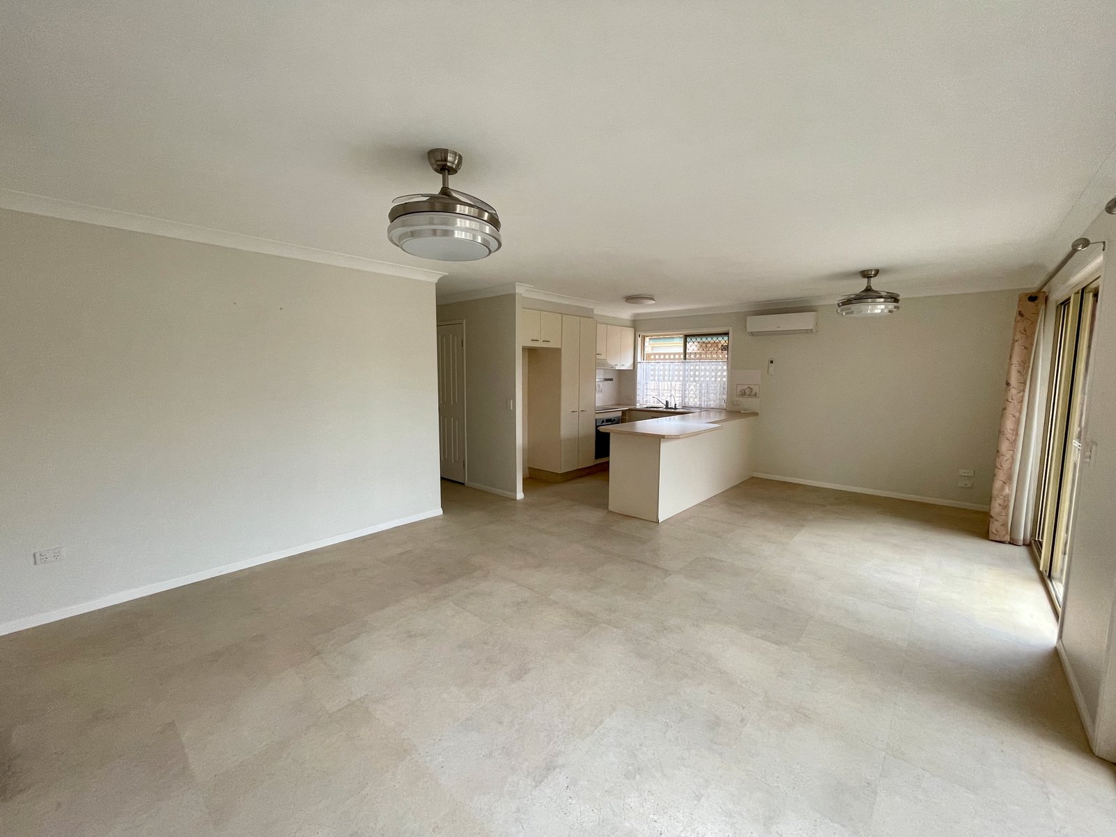 1/27 Toolona Street TUGUN 1