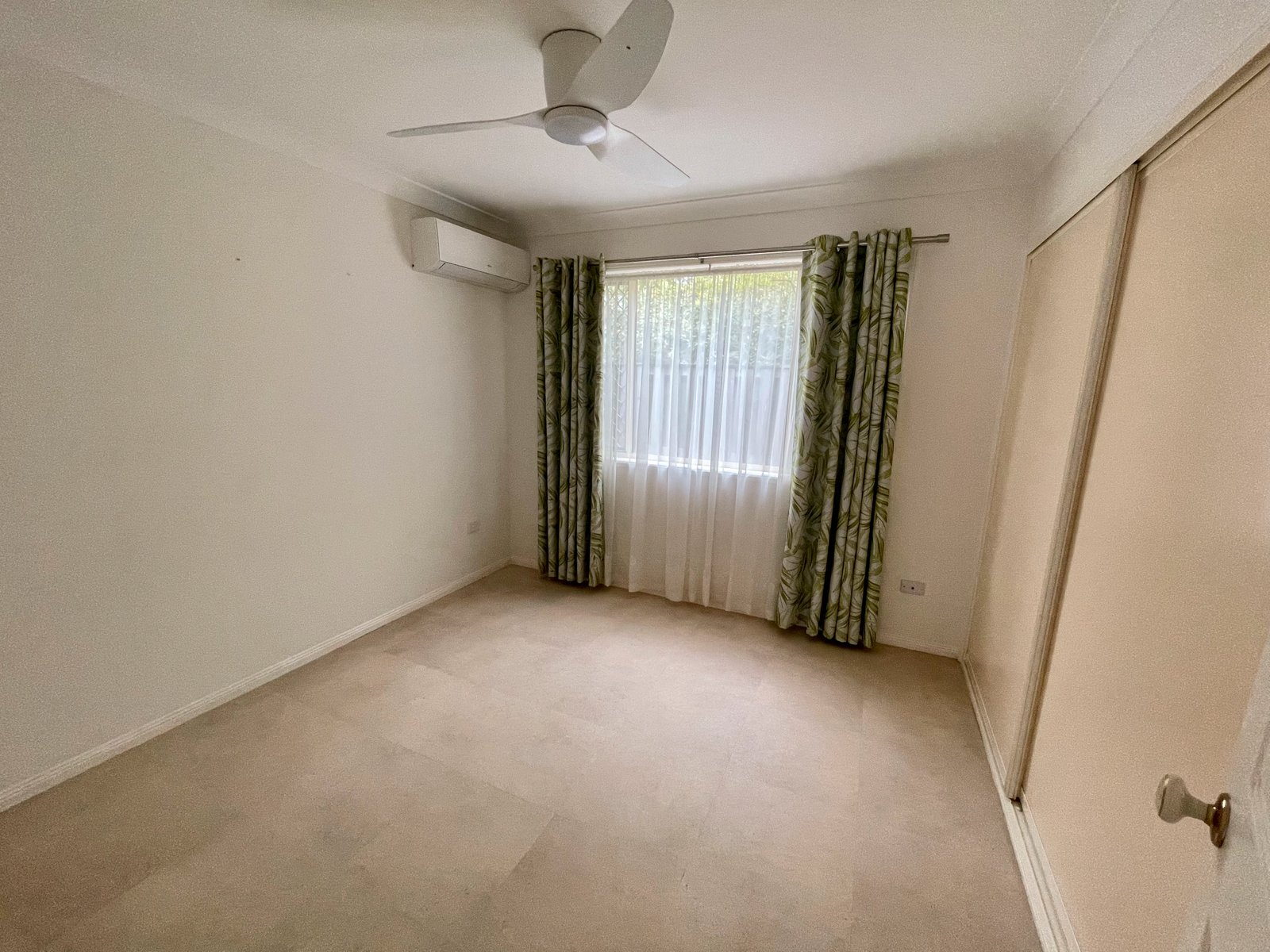 1/27 Toolona Street TUGUN 6