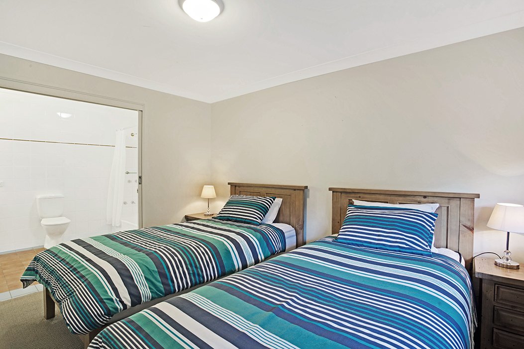 127/37 Horizons Drive SALAMANDER BAY 10