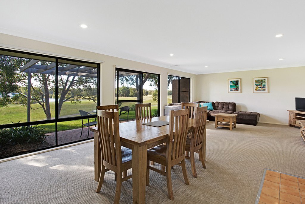 127/37 Horizons Drive SALAMANDER BAY 13
