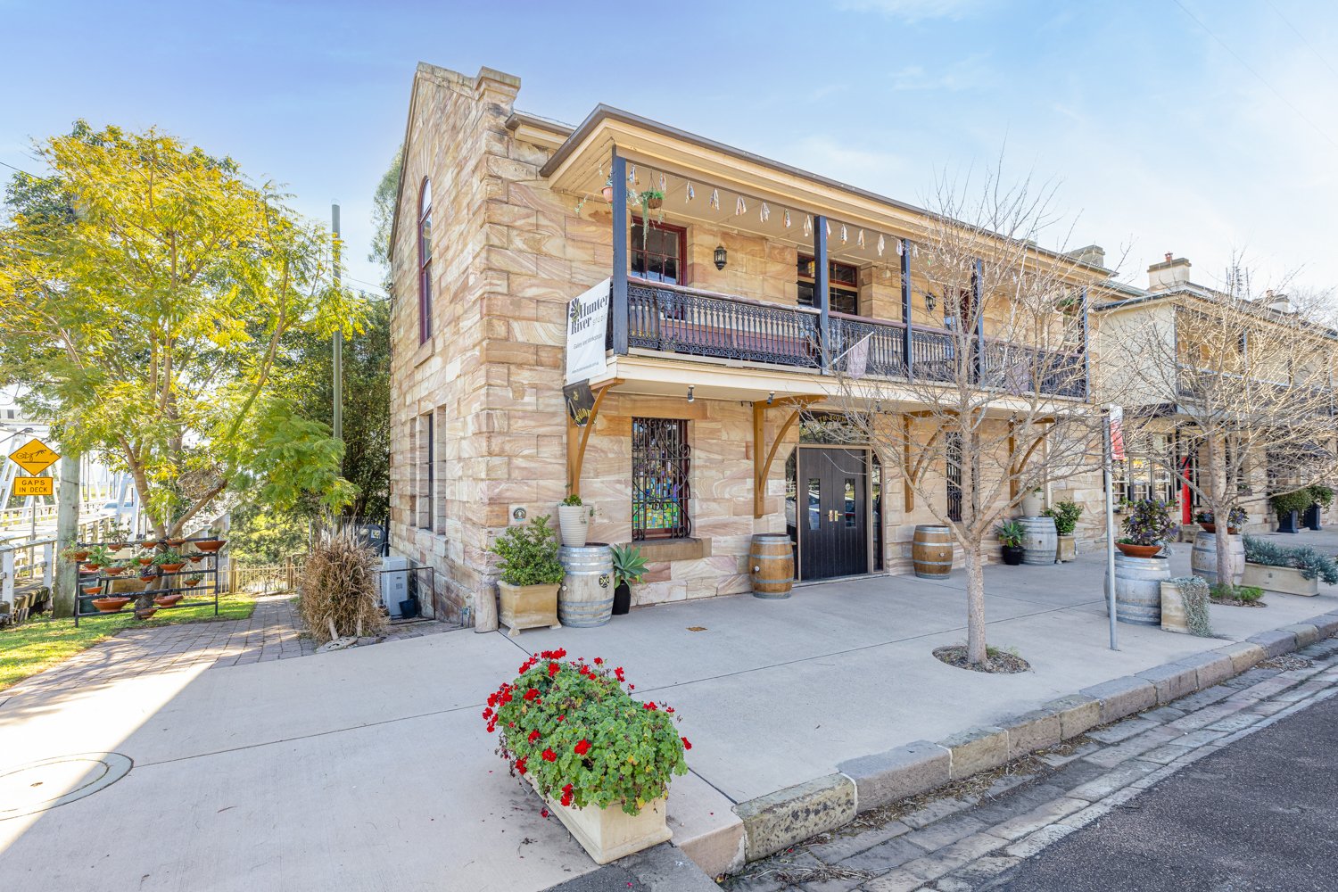 128-130 Swan Street MORPETH 1