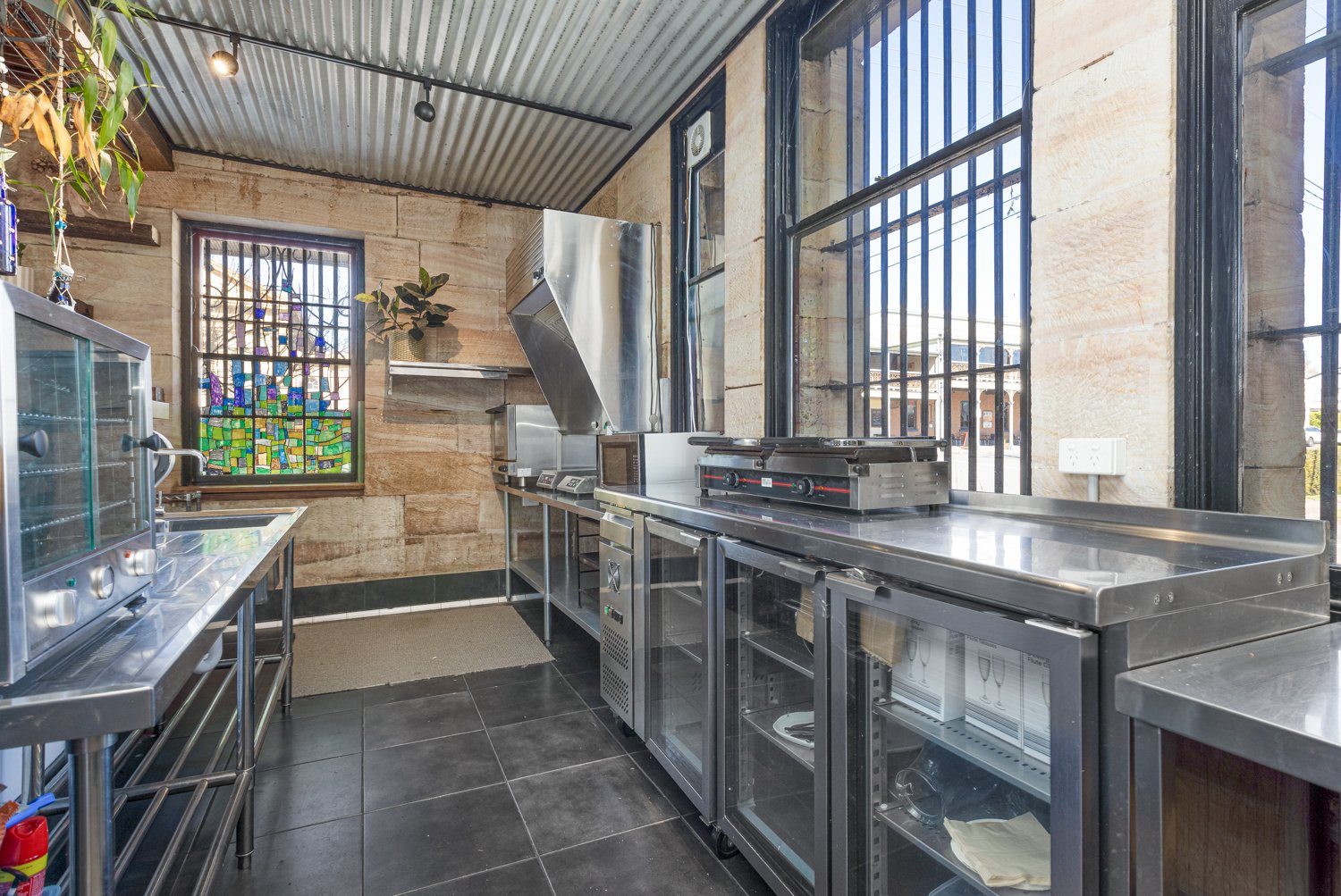 128-130 Swan Street MORPETH 9